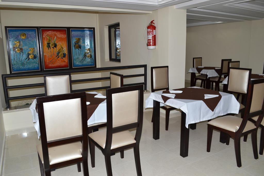 Al Akhawayn Hotel Oujda Exterior photo