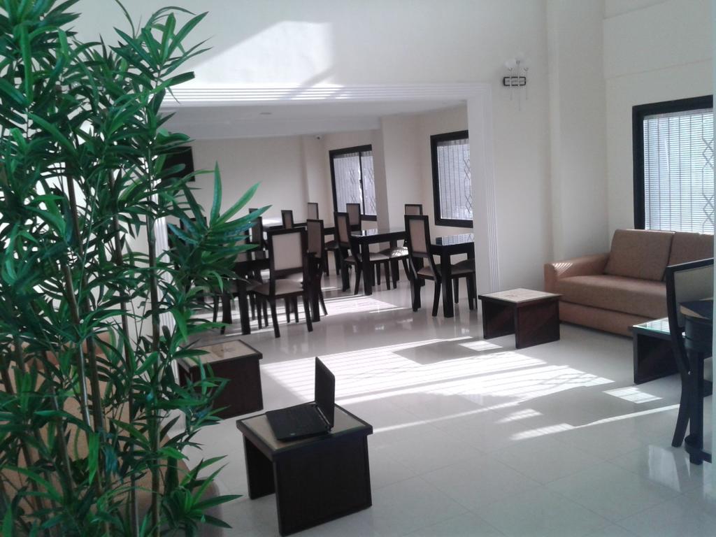 Al Akhawayn Hotel Oujda Exterior photo