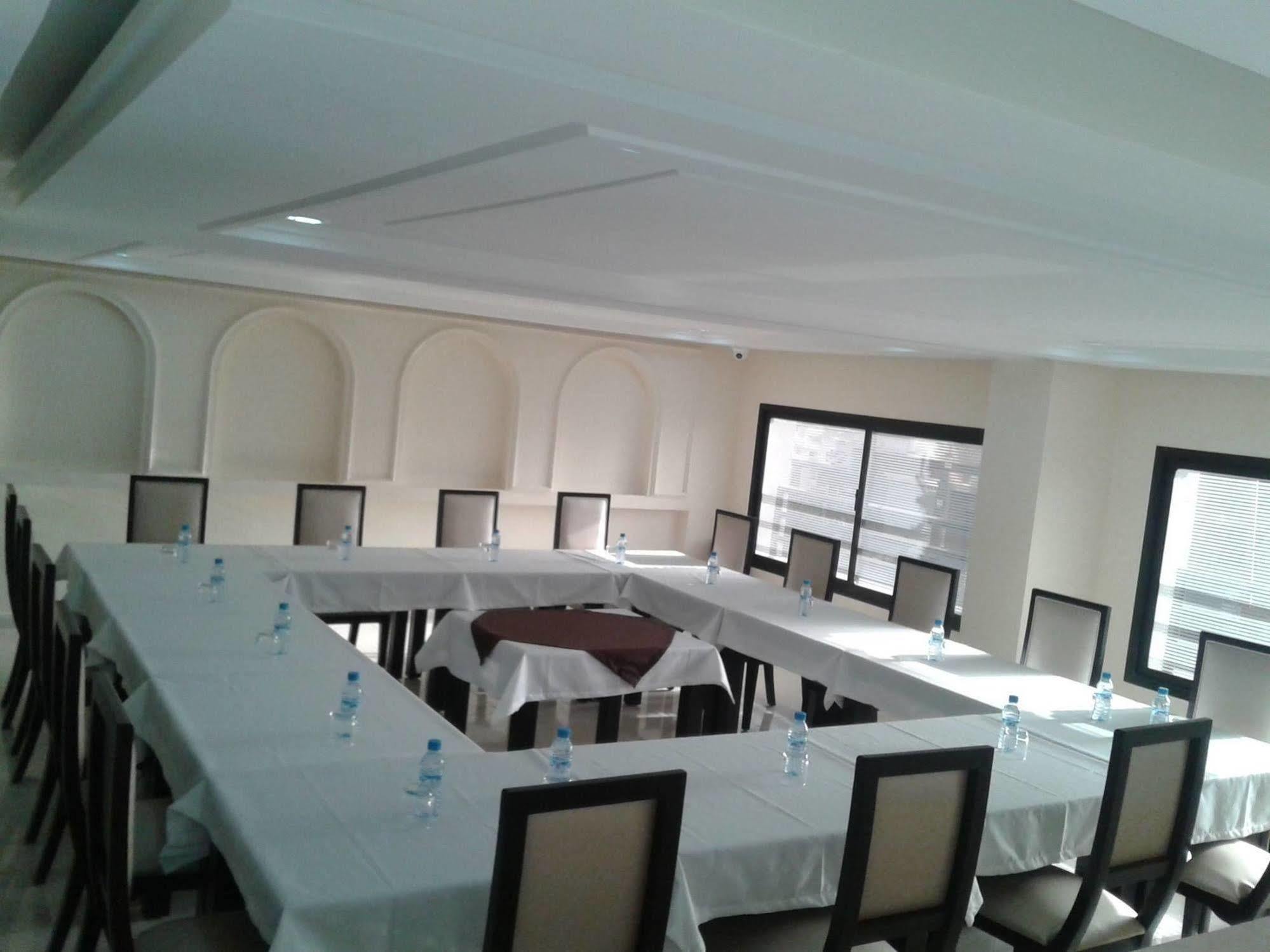 Al Akhawayn Hotel Oujda Exterior photo